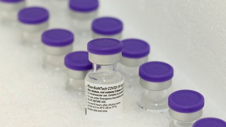 Η Pfizer θα παραδίδει 13 εκατ. δόσεις εμβολίου κάθε εβδομάδα στις ΗΠΑ