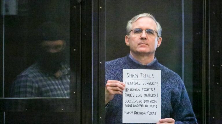 Η Μόσχα διέψευσε ότι είχε συνομιλίες με τις ΗΠΑ για την ανταλλαγή του Πολ Oυίλαν