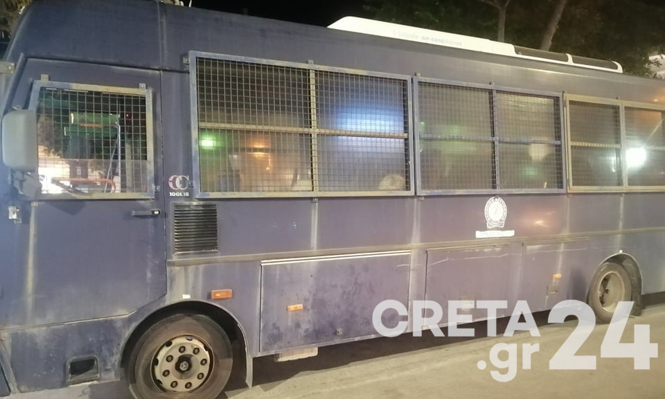 Κρήτη: Σε αστυνομικό κλοιό το κέντρο της πόλης (εικόνες)
