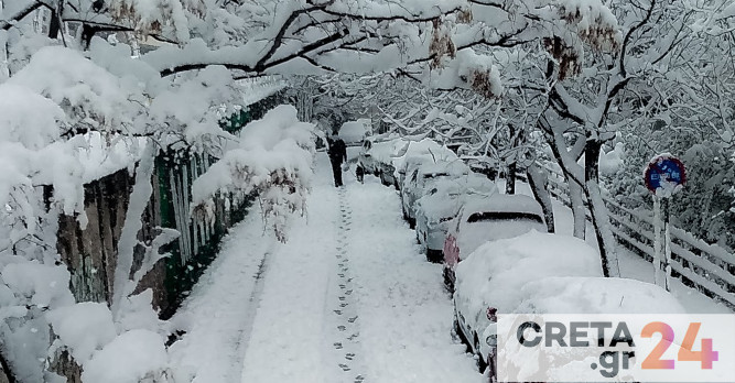 Κακοκαιρία «Μπάρμπαρα»: Στα λευκά η Κρήτη – Αυτοκίνητα κόλλησαν στο χιόνι