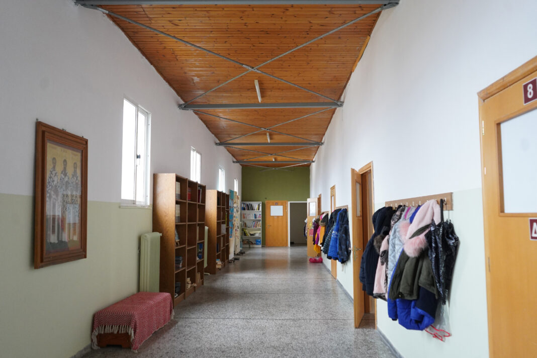 Ηράκλειο: Το δημοτικό σχολείο μοιάζει σαν καινούργιο (εικόνες)