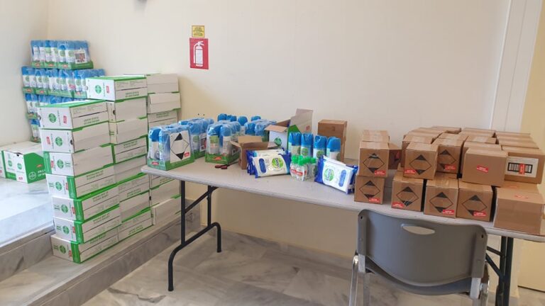 Παράδοση αντισηπτικών και ειδών προσωπικής υγιεινής για τους μαθητές της Ά τάξης των Δημοτικών Σχολείων του Ηρακλείου