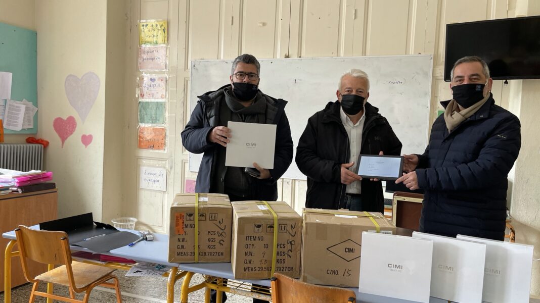 Ο Δήμος Οροπεδίου ενισχύει την τηλεκπαίδευση των μαθητών με την διάθεση 90 τάμπλετ