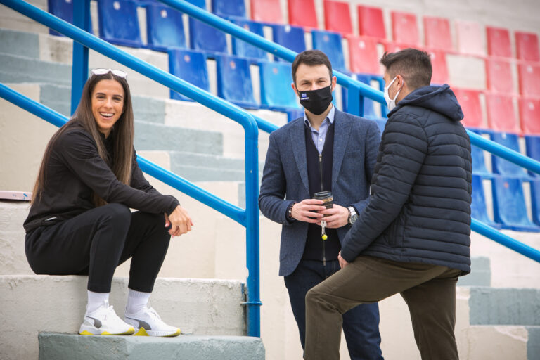 Γιώργο Καπουτζίδη και Ειρήνη Βασιλείου υποδέχτηκε στο Στάδιο η Διοίκηση του ΕΑΚΗ