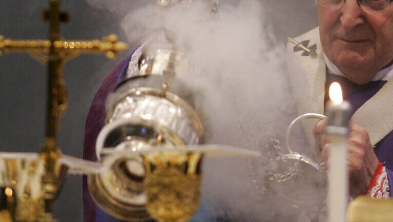 Έκθεση – σοκ: Ανώτατοι κληρικοί συγκάλυπταν κακοποίηση παιδιών από ιερωμένους