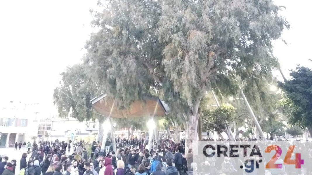 Διαμαρτυρία και στο Ηράκλειο κατά της εκκένωσης της κατάληψης του ΑΠΘ