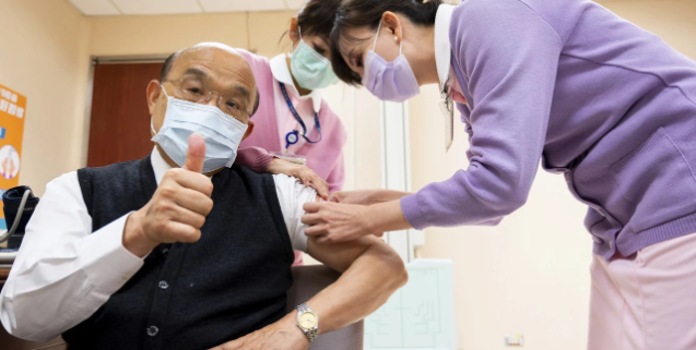 Ταϊβαν: Ο πρωθυπουργός, πρώτος εθελοντής, εμβολιάστηκε με Astrazeneca