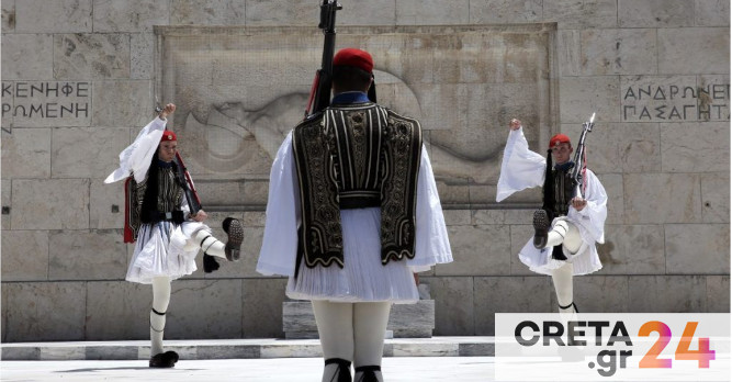 Με αυστηρά μέτρα η κατάθεση στεφάνων στο μνημείο του Αγνώστου Στρατιώτη (βίντεο)