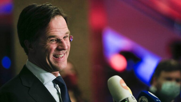 Ολλανδία: Καθαρή νίκη Ρούτε δείχνουν exit poll και πρώτα αποτελέσματα