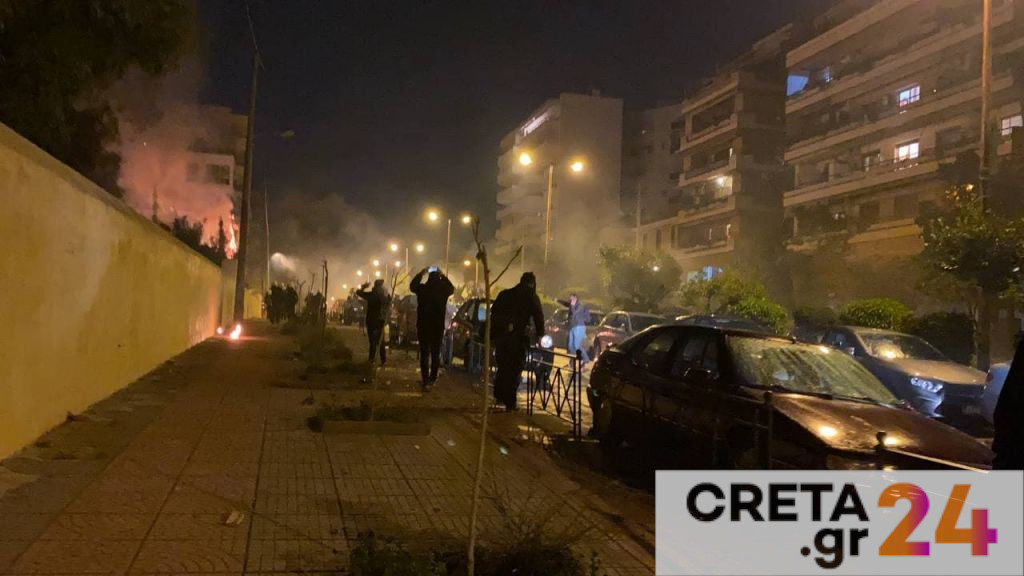 Ψάχνουν τον υποκινητή των επεισοδίων στη Νέα Σμύρνη – Τι κατέγραψε ο κοριός
