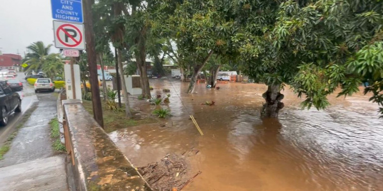 Χαβάη: Σε κατάσταση έκτακτης ανάγκης λόγω ισχυρών βροχοπτώσεων | Creta24