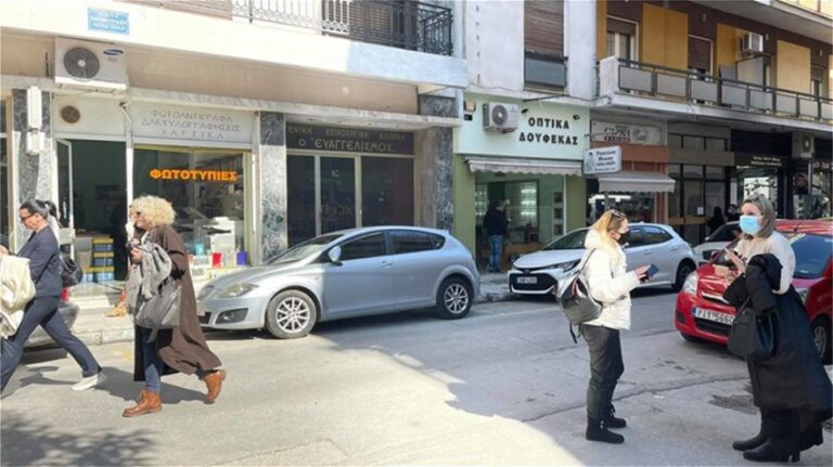 Σεισμός Ελασσόνα: Εγκλωβισμένος άνδρας – Σπεύδουν διασώστες