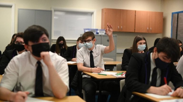 Βρετανία: Μεγάλη έρευνα για «κουλτούρα βιασμού» σε εκπαιδευτικά ιδρύματα