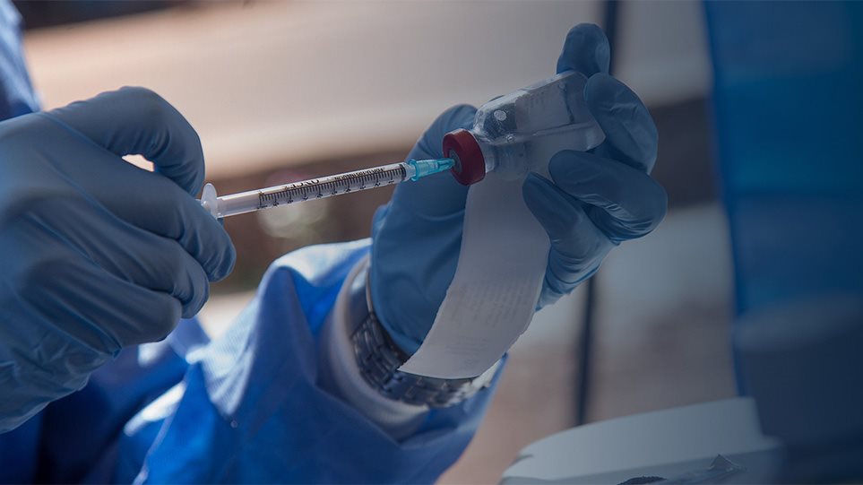 Κορωνοϊός: Η Κίνα είχε χορηγήσει 85,9 εκατομμύρια δόσεις εμβολίων μέχρι χθες