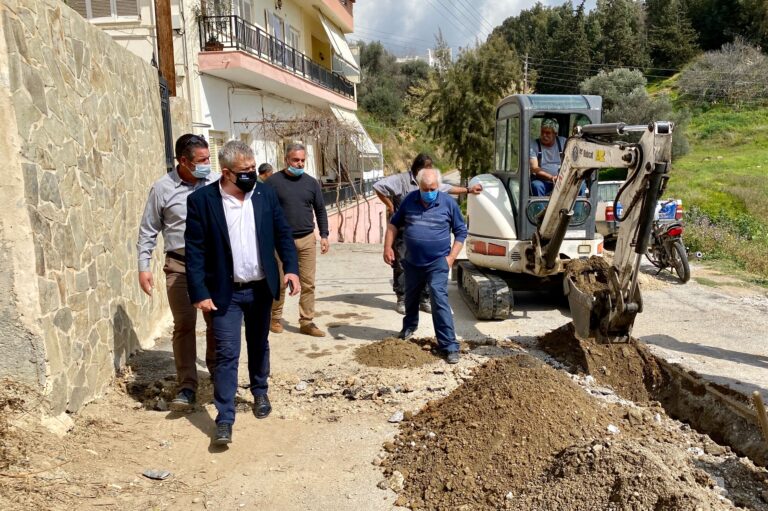 Συνεχίζεται η επέκταση του δικτύου αποχέτευσης στο δήμο Φαιστού