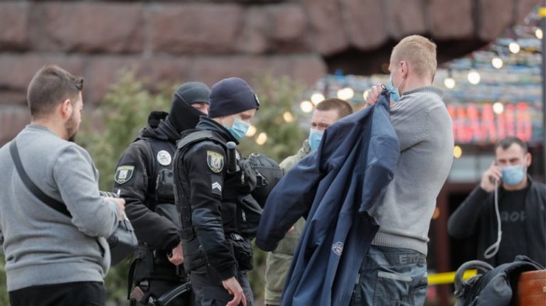 Επιμένει η Μόσχα για την Ουκρανία: Ο στρατός θα παραμείνει στα σύνορα για όσο χρειαστεί