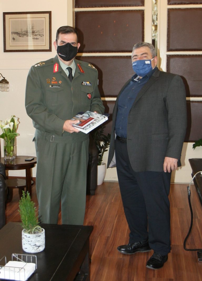 Στον Αντιπεριφερειάρχη Χανίων ο νέος Διοικητής του Πεδίου Βολής Κρήτης