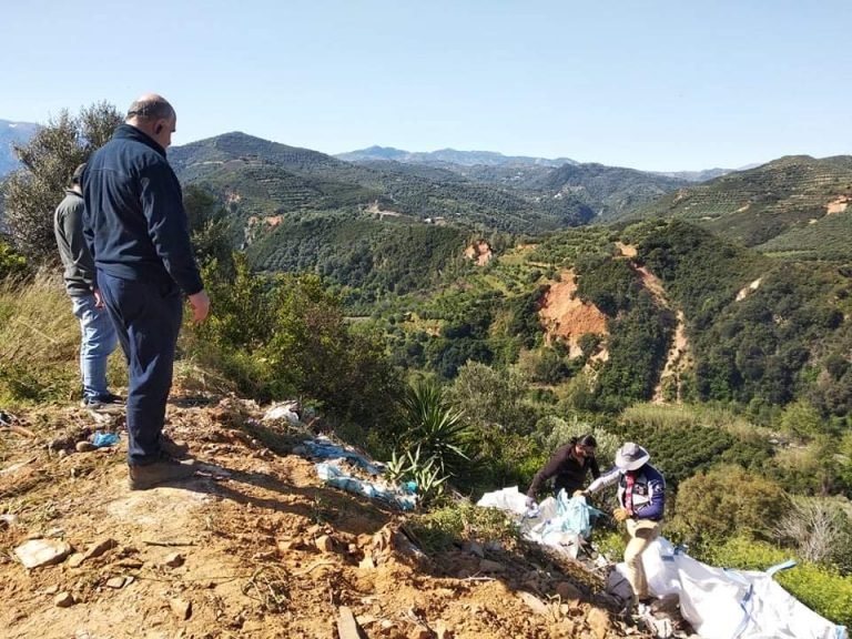 Συνεχίζεται το δεκαήμερο καθαρισμού και καλλωπισμού του δήμου Πλατανιά