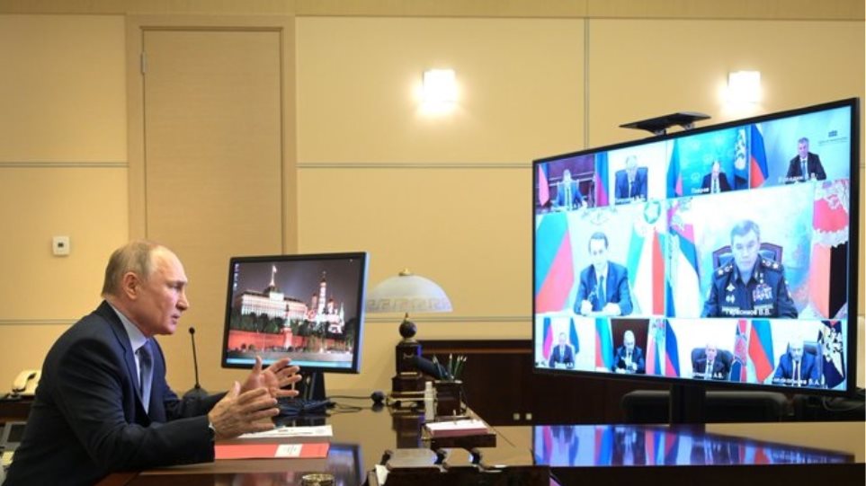 Η Μόσχα απελαύνει 20 τσέχους διπλωμάτες – Στο πλευρό της Πράγας η Ουάσιγκτον