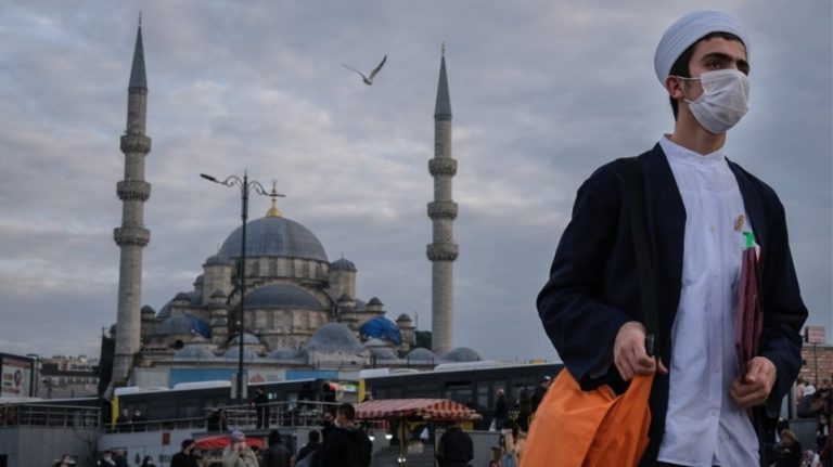 Κορωνοϊός: Η Τουρκία εξετάζει αυστηρότερο lockdown για να σώσει τον τουρισμό