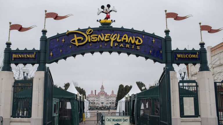 Disneyland: Προσλήψεις με την «ημέρα καριέρας» στην Ελλάδα