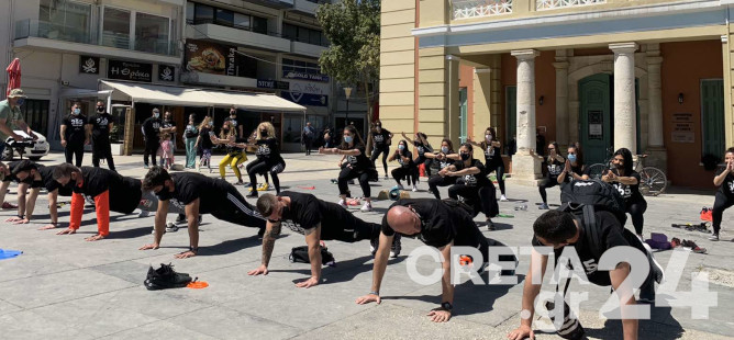 Ηράκλειο: Με ασκήσεις στην πλατεία διαμαρτυρήθηκαν για το κλείσιμο των γυμναστηρίων