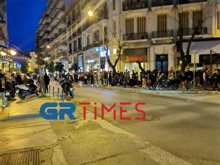 Πάνω από 100 άτομα έπιναν κοκτέιλ – Επέμβαση της αστυνομίας