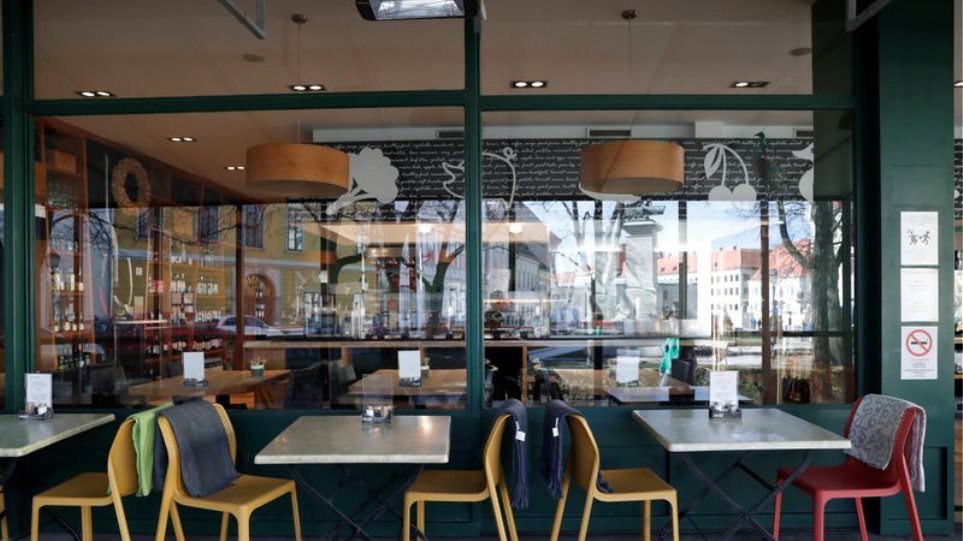 Ουγγαρία: Ανοίγουν και πάλι οι εξωτερικοί χώροι των εστιατορίων