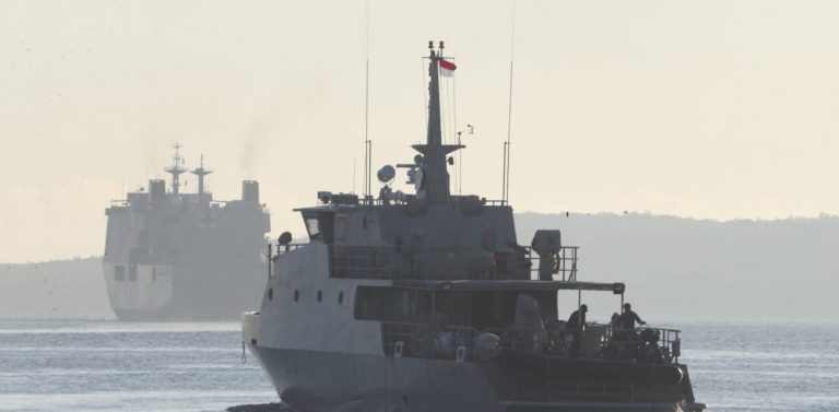 Ινδονησία: Βρέθηκε σπασμένο στα τρία το υποβρύχιο – Νεκρά και τα 53 μέλη του πληρώματος