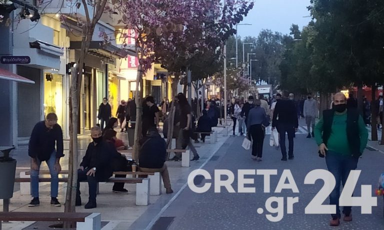 Βόλτα για τους Ηρακλειώτες στο κέντρο της πόλης (εικόνες)