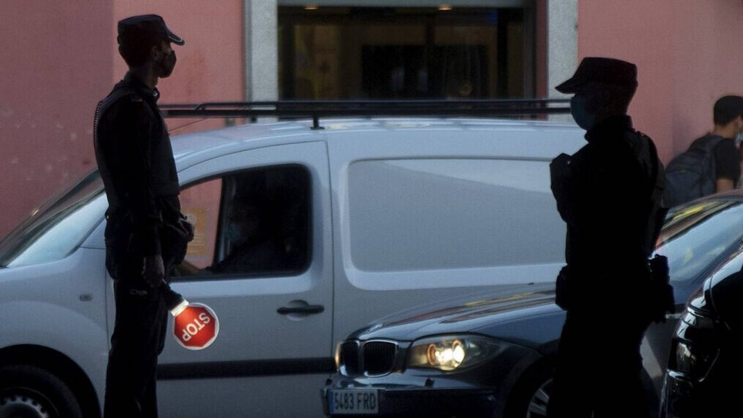 Μητέρα απήγαγε τα παιδιά της για να μην εμβολιαστούν