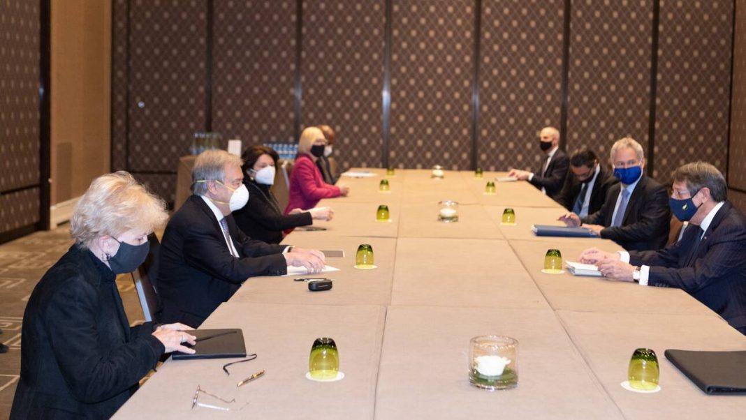 Κυπριακό: Στο «κυρίως πιάτο» περνάνε οι συναντήσεις στη Γενεύη – Το ενδεχόμενο μιας παράτασης