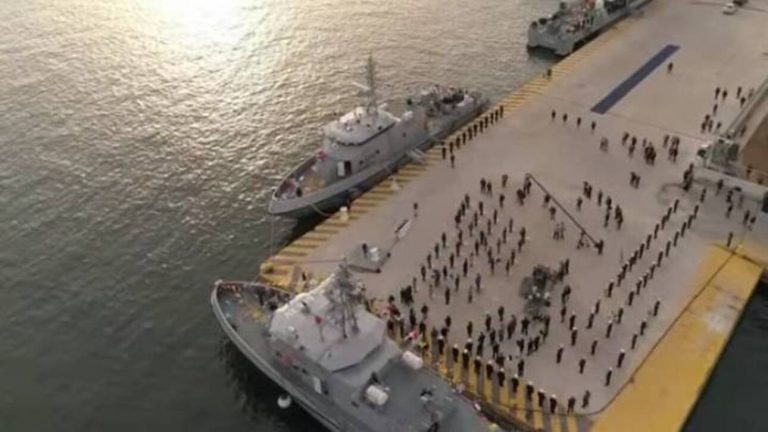 Live: Χαιρετισμός Μητσοτάκη στην τελετή ένταξης δύο νέων περιπολικών σκαφών στο Λιμενικό