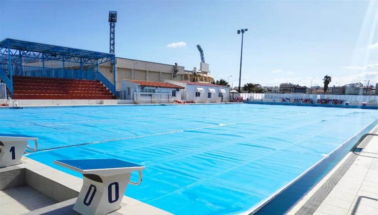 “Υψηλές παρουσίες” και ανακοινώσεις στο άνοιγμα της πισίνας του Ηρακλείου