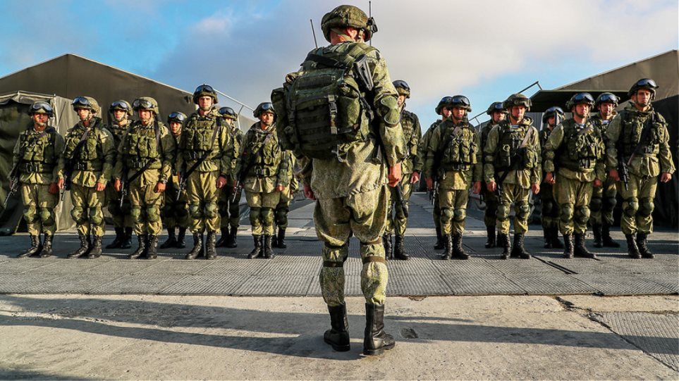 Ρωσία: Εντολή υποχώρησης των στρατευμάτων από τα σύνορα με την Ουκρανία