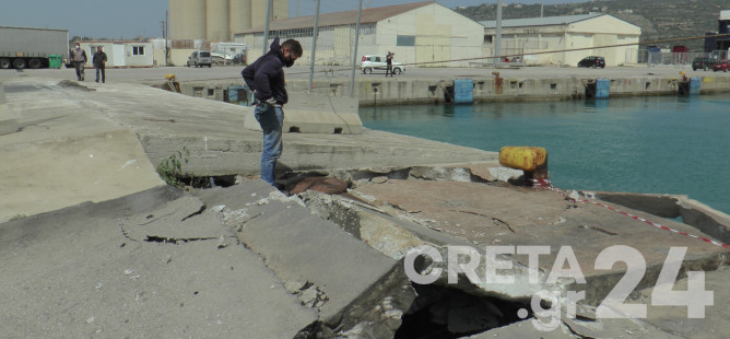 Κρήτη: Πλοίο προσέκρουσε στο λιμάνι – «Ξήλωσε» τον προβλήτα (εικόνες)