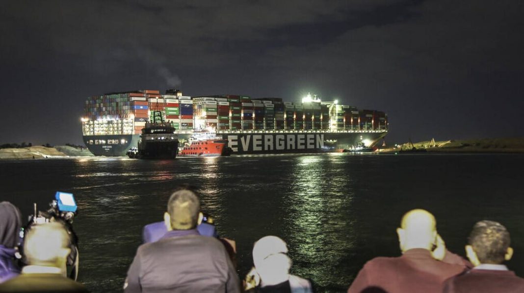 Διώρυγα του Σουέζ: Πέρασαν όλα τα πλοία σε αναμονή μετά το «έμφραγμα» λόγω Ever Given