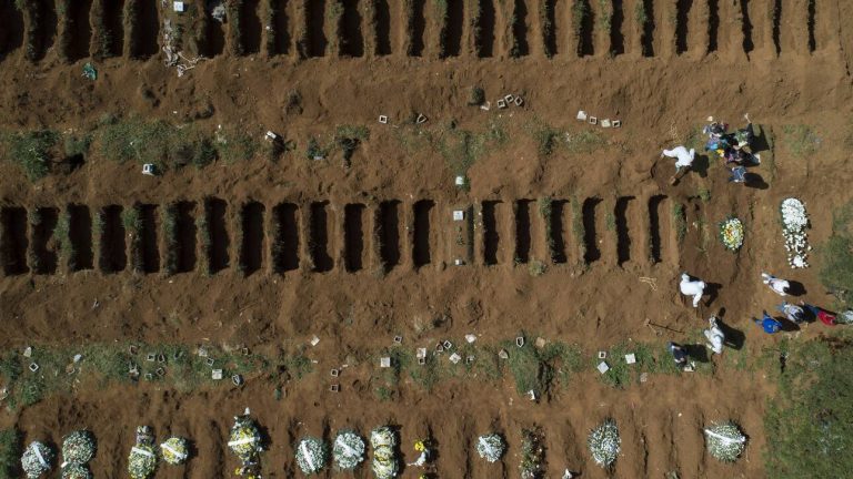 Κορωνοϊός – Βραζιλία: Νέο «μαύρο» ρεκόρ με πάνω από 4.000 νεκρούς σε μία μόνο μέρα