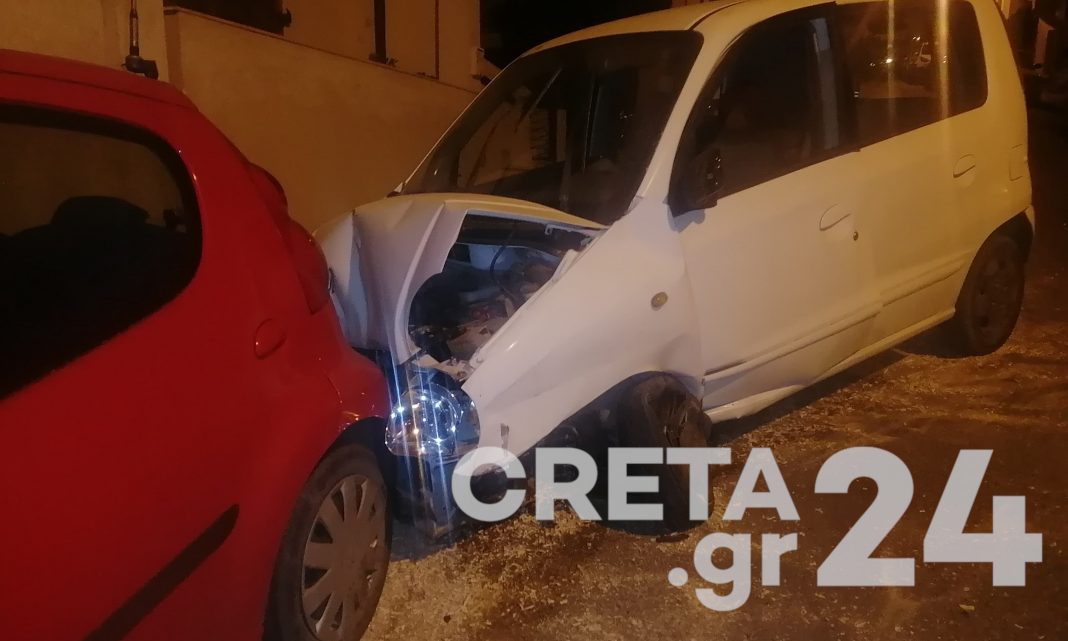 Κρήτη: Μετά την ξέφρενη πορεία το αυτοκίνητο κατέληξε σε σταθμευμένα οχήματα! (εικόνες)