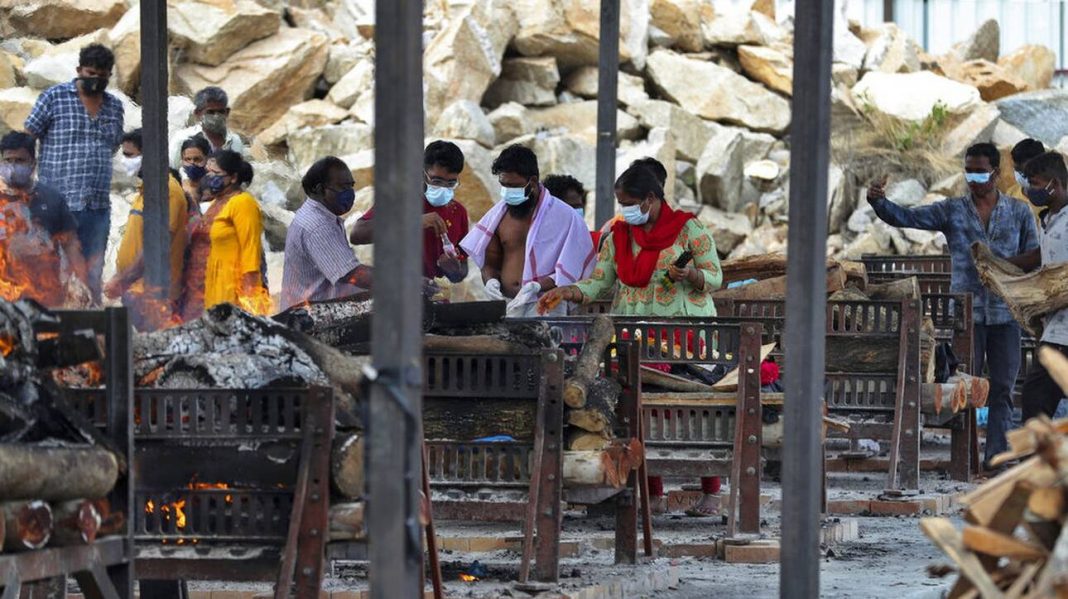 Ινδία: Περισσότερα από 400.000 περιστατικά νέων μολύνσεων κορωνοϊού και 3.980 θάνατοι