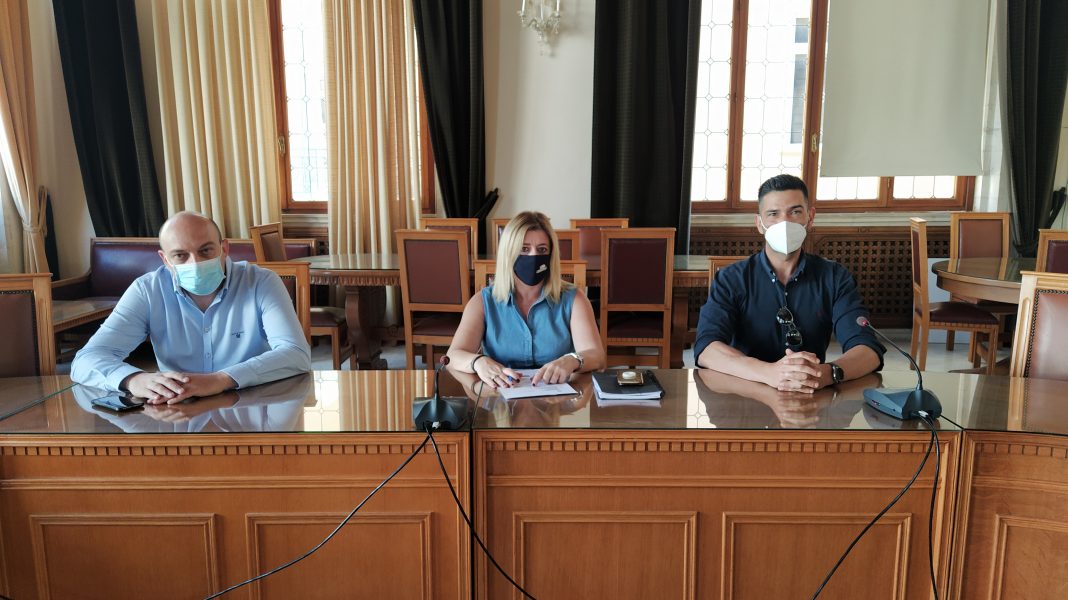 Ηράκλειο: Υπεγράφη η σύμβαση για την προμήθεια μηχανικών κομποστοποιητών