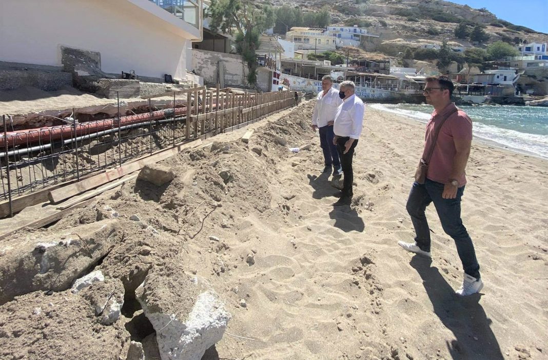 Ηράκλειο: Εργασίες αναβάθμισης και γαλάζιες σημαίες στις παραλίες (εικόνες)