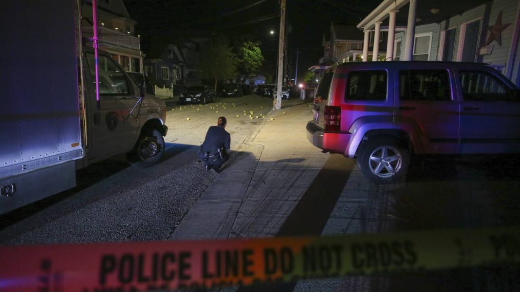 Ρόουντ Άιλαντ: Εννέα τραυματίες από ανταλλαγή πυροβολισμών