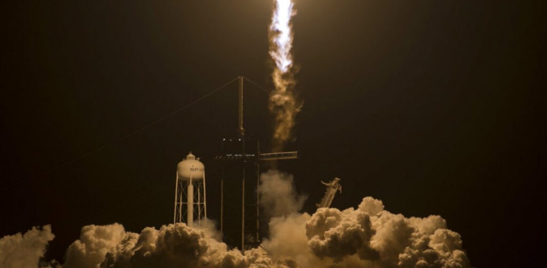 SpaceX: Πίσω στη γη οι 4 αστροναύτες έπειτα από 160 μέρες στο διάστημα