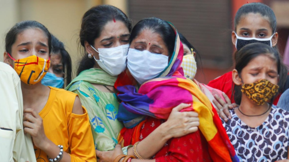 Σοκάρει ο αριθμός των κρουσμάτων κορωνοϊού στην Ινδία: Ξεπέρασαν συνολικά τα 31 εκατομμύρια