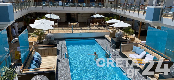 Ηράκλειο: Αναχωρεί το δεύτερο κρουαζιερόπλοιο της σεζόν – Εικόνες από τους πολυτελείς χώρους του
