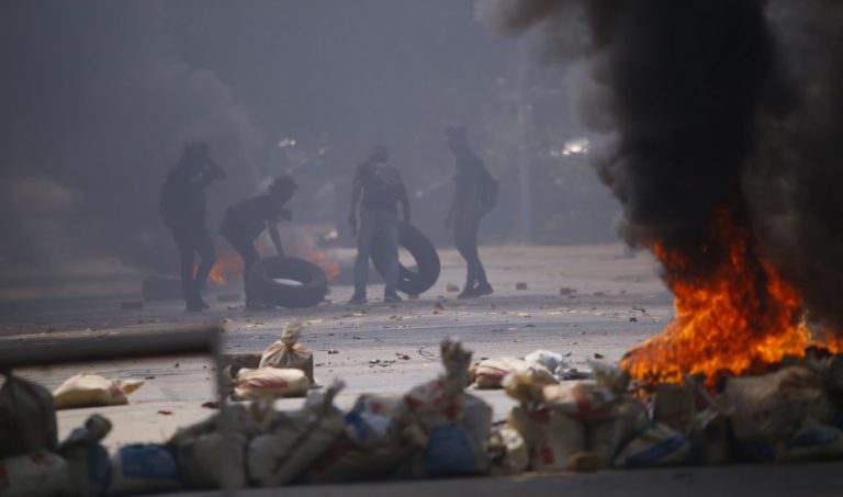Μιανμάρ: 100 ημέρες μετά το πραξικόπημα η χώρα παραμένει βυθισμένη στο χάος