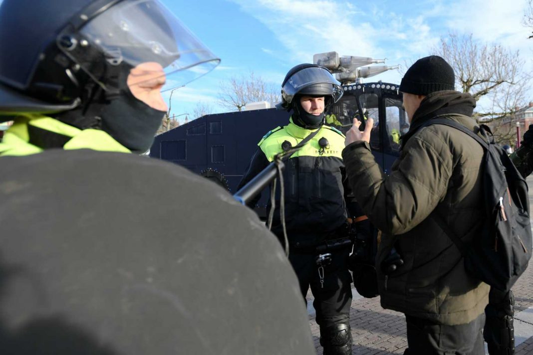 Καταδίωξη με πυροβολισμούς μετά από ληστεία – Νεκρός ένας ύποπτος