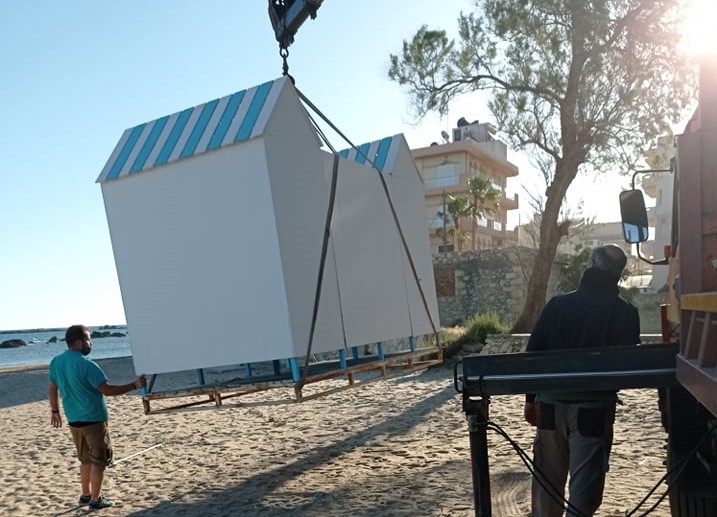 Κρήτη: Νέα αποδυτήρια σε παραλίες από τα συνεργεία του Δήμου (εικόνες)