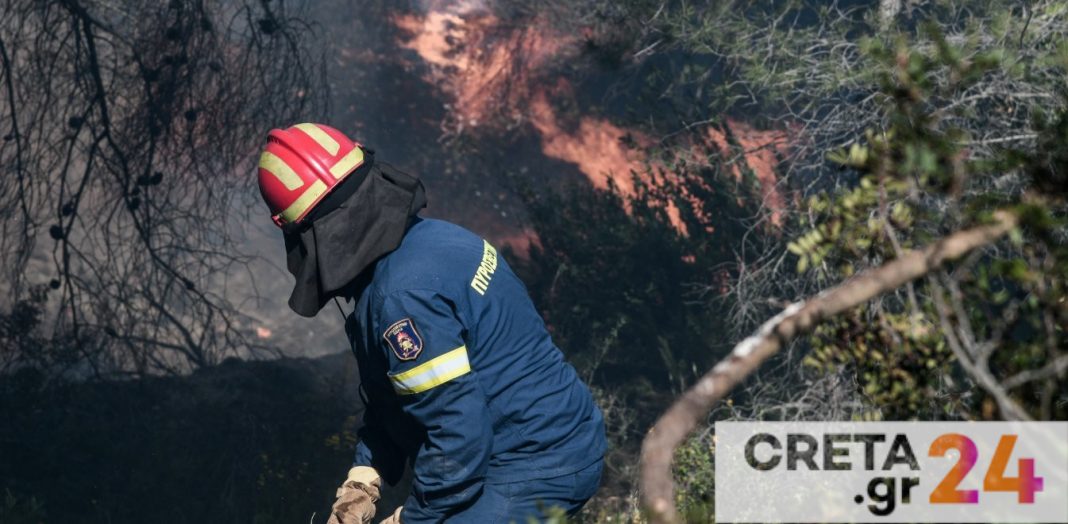 Υπό έλεγχο η πυρκαγιά στο Ηράκλειο – Έγιναν ρίψεις από ελικόπτερο